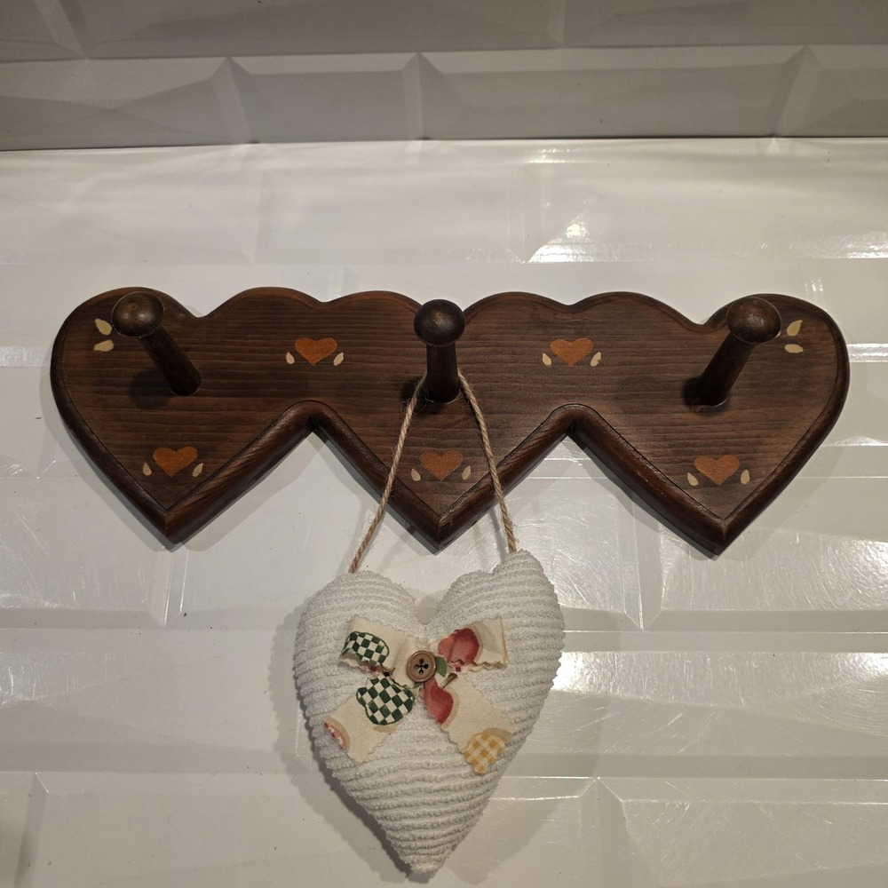Vintage Wooden Hearts  Wall Coat Rack 3 Peg Hat Rack Rustic Decor Painted Hearts